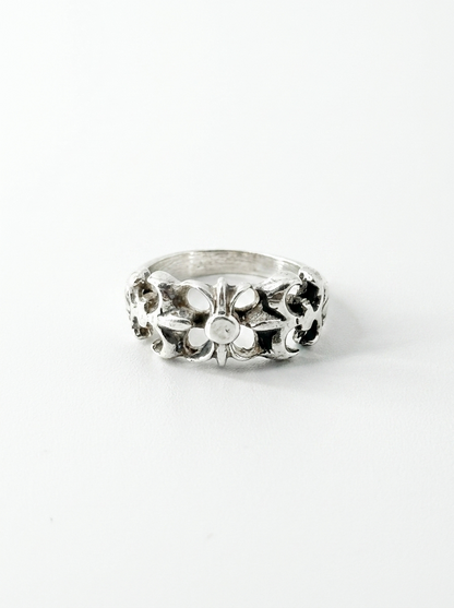 The Fleur Band Ring
