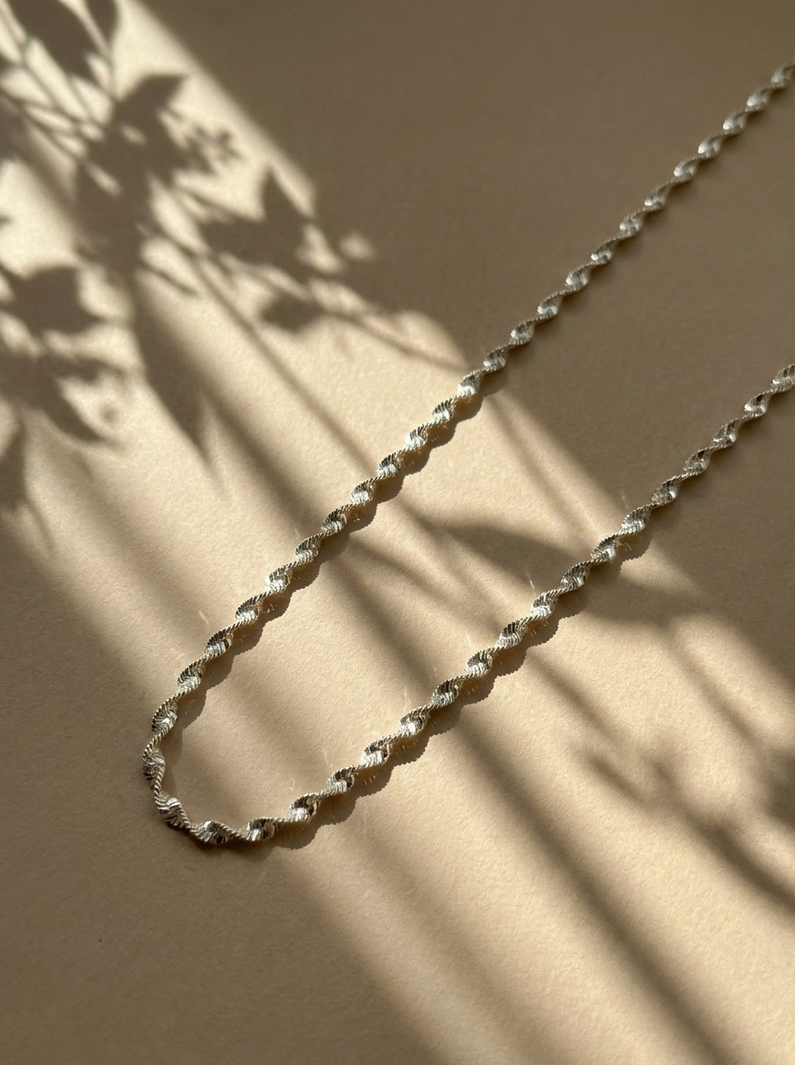 Twisted Herringbone Chain